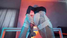 The guy gently fucked a girl in her sensitive spot until creaming.