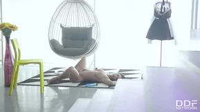 Susy Gala's intense solo performance with a toy in 4K.