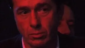 Cette hot vid o montre des sc nes lesbiennes avec Genevieve Essesse et Anne Biella